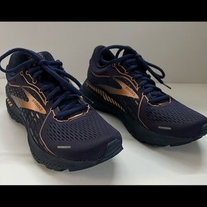 EUC Brooks Adrenaline GTS 21 Women’s Running Shoes